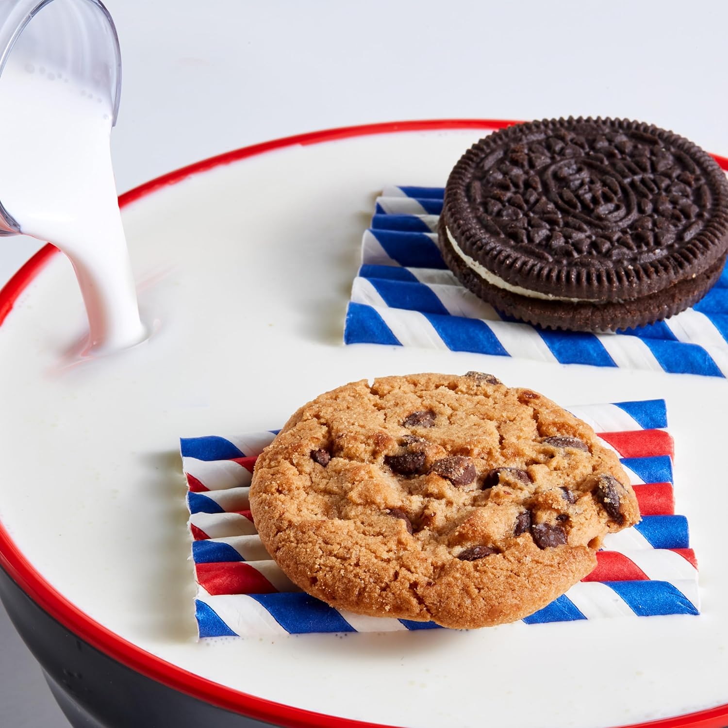 Nabisco Sweet Treats cookie variety pack with OREO, OREO Golden & CHIPS AHOY!, 30 snack packs