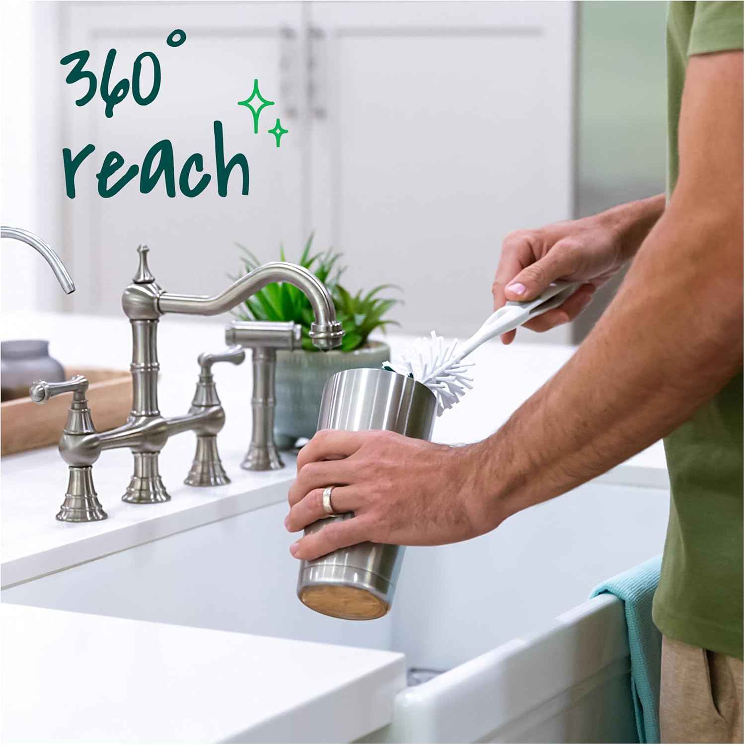 Scotch-Brite glass and water bottle brush with non-slip handle and durable design